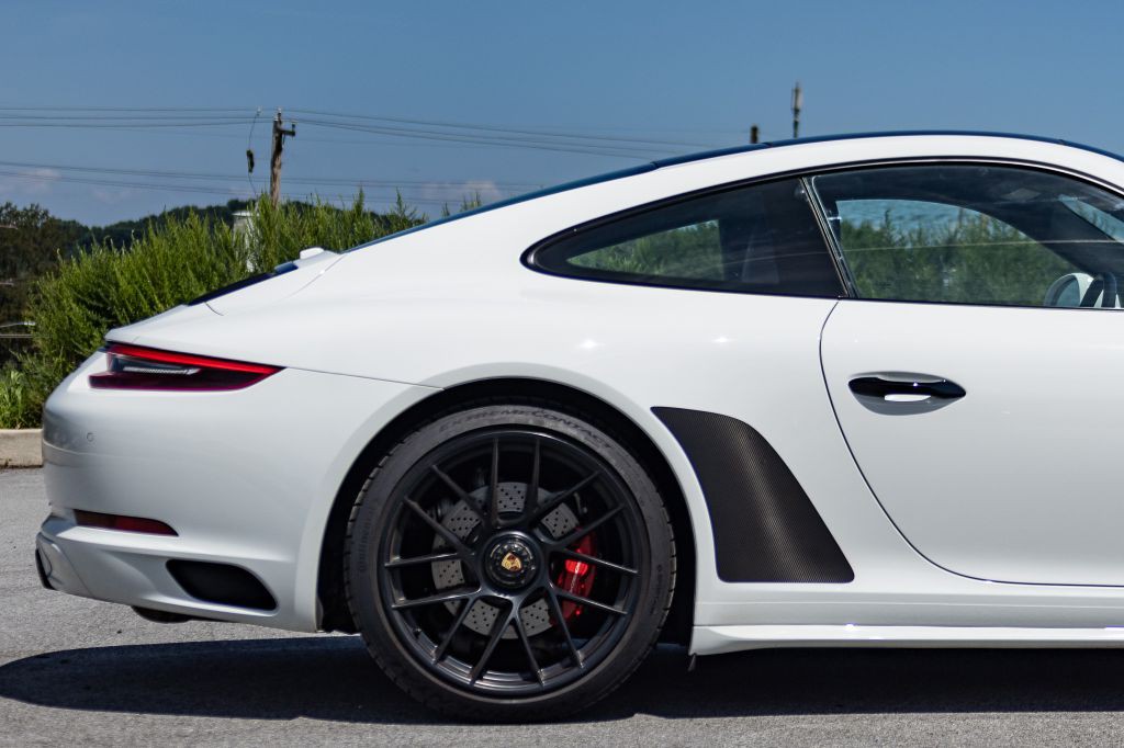 2019 Porsche 911 Image 10