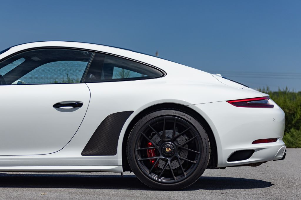 2019 Porsche 911 Image 38