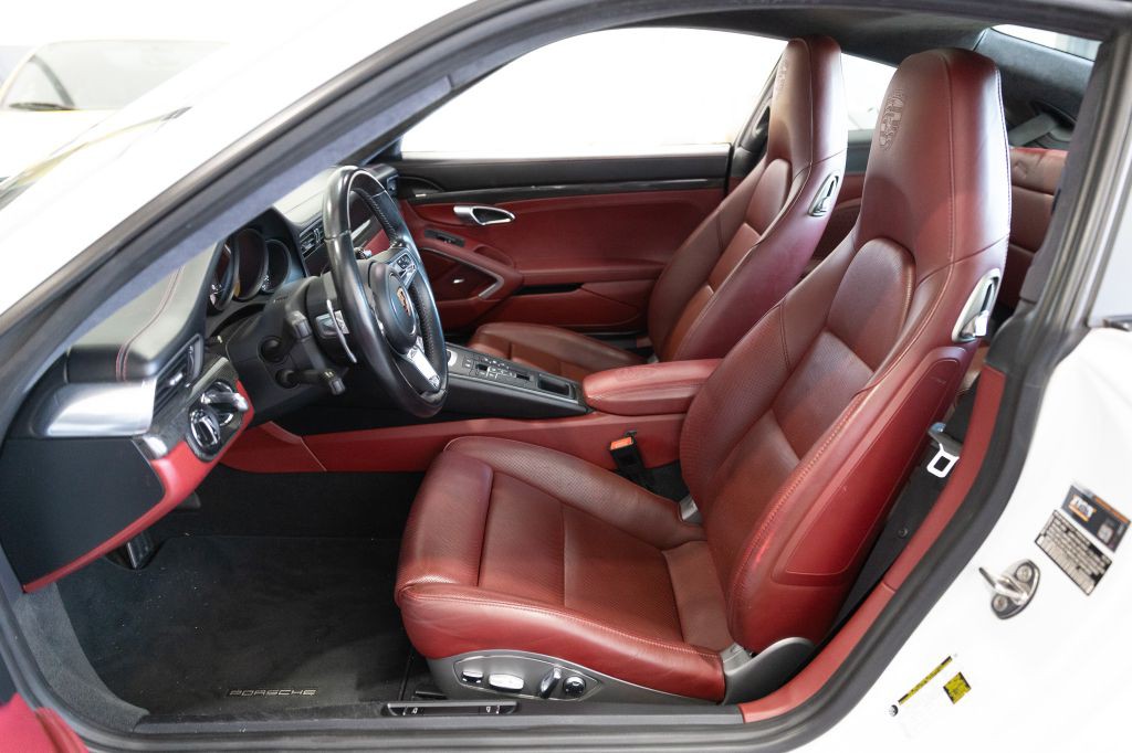 2019 Porsche 911 Image 48