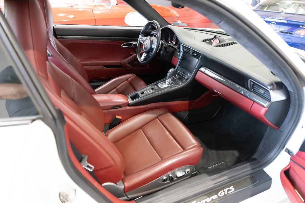 2019 Porsche 911 Image 53