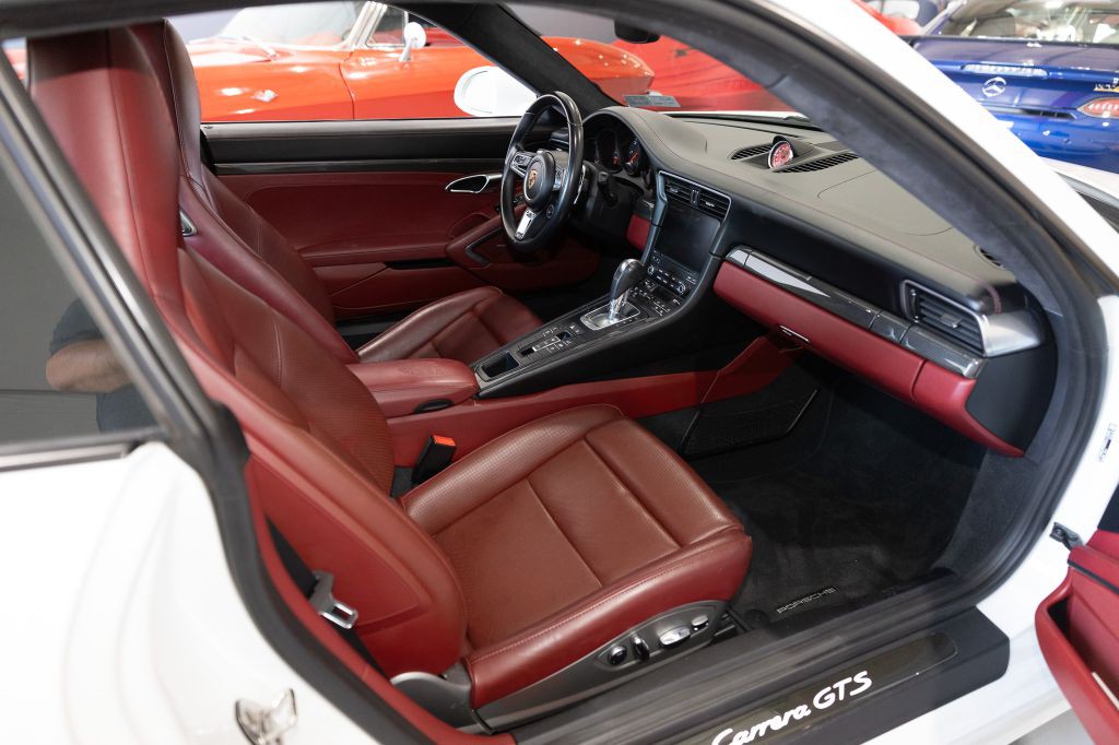 2019 Porsche 911 Image 58