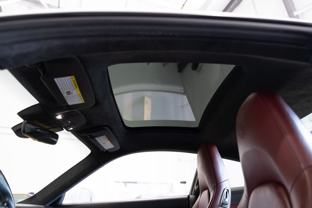 2019 Porsche 911 Image 96