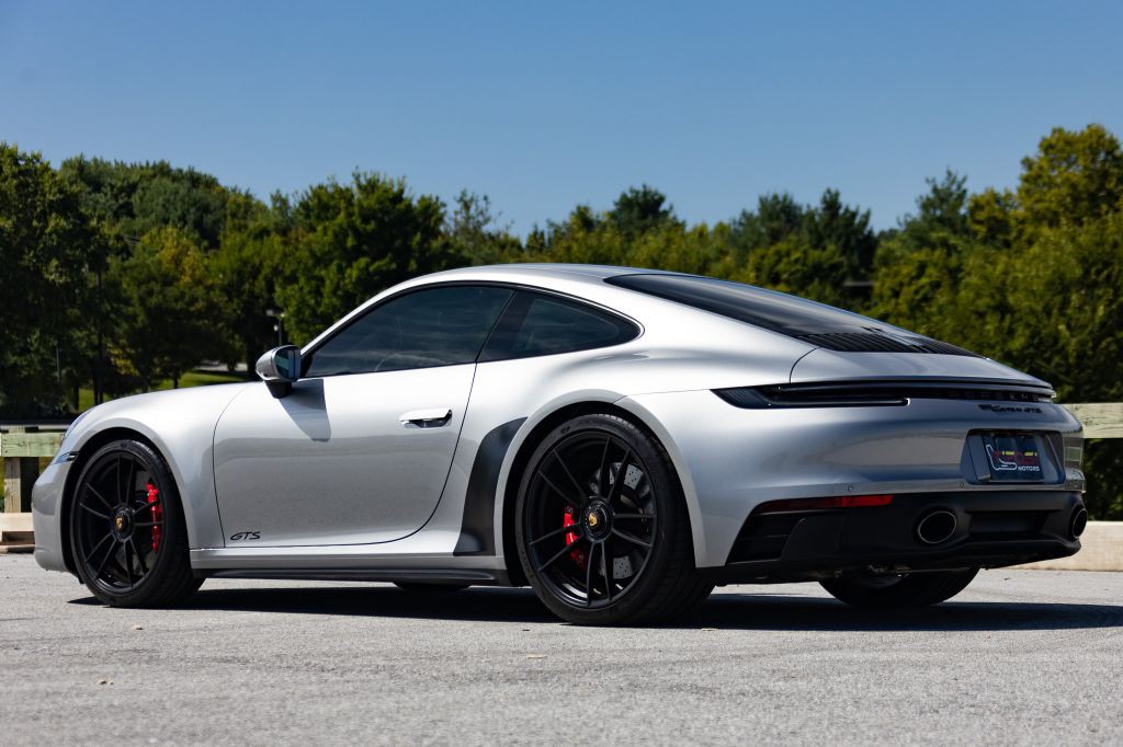 2022 Porsche 911 Image 32