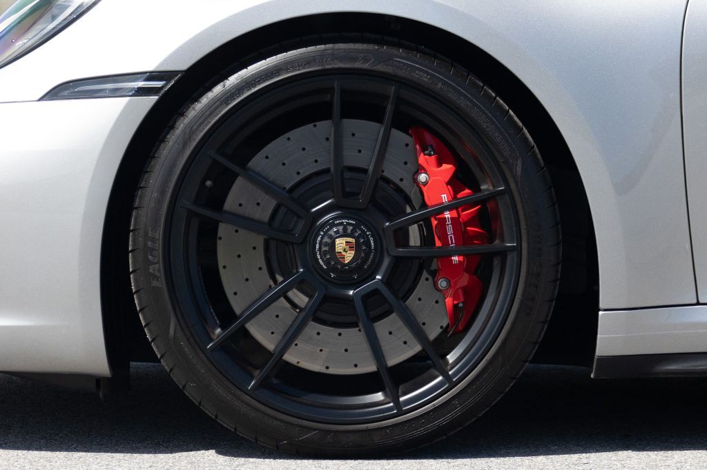 2022 Porsche 911 Image 39