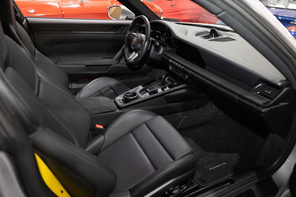 2022 Porsche 911 Image 50