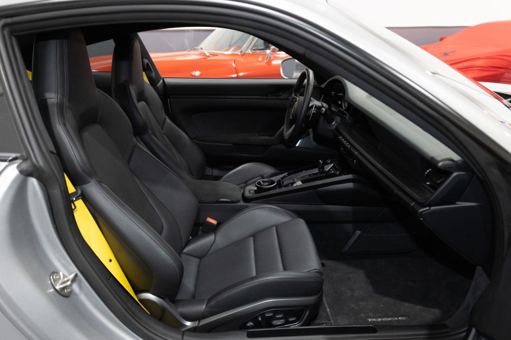 2022 Porsche 911 Image 51