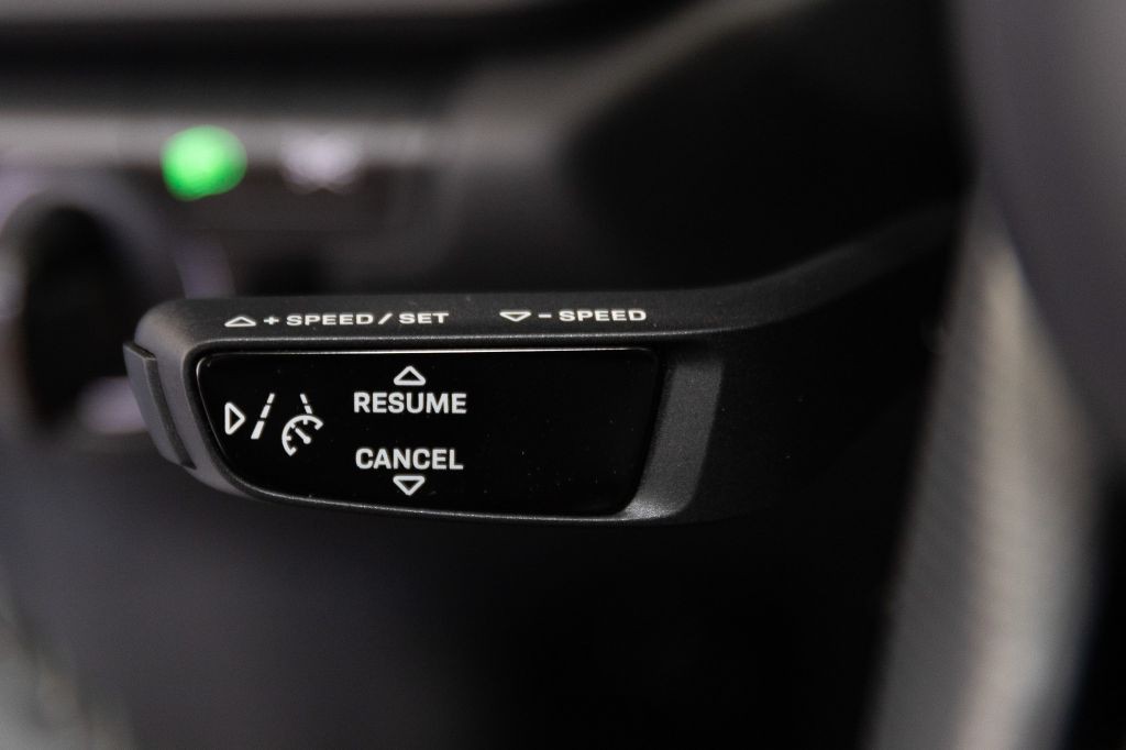 2022 Porsche 911 Image 65
