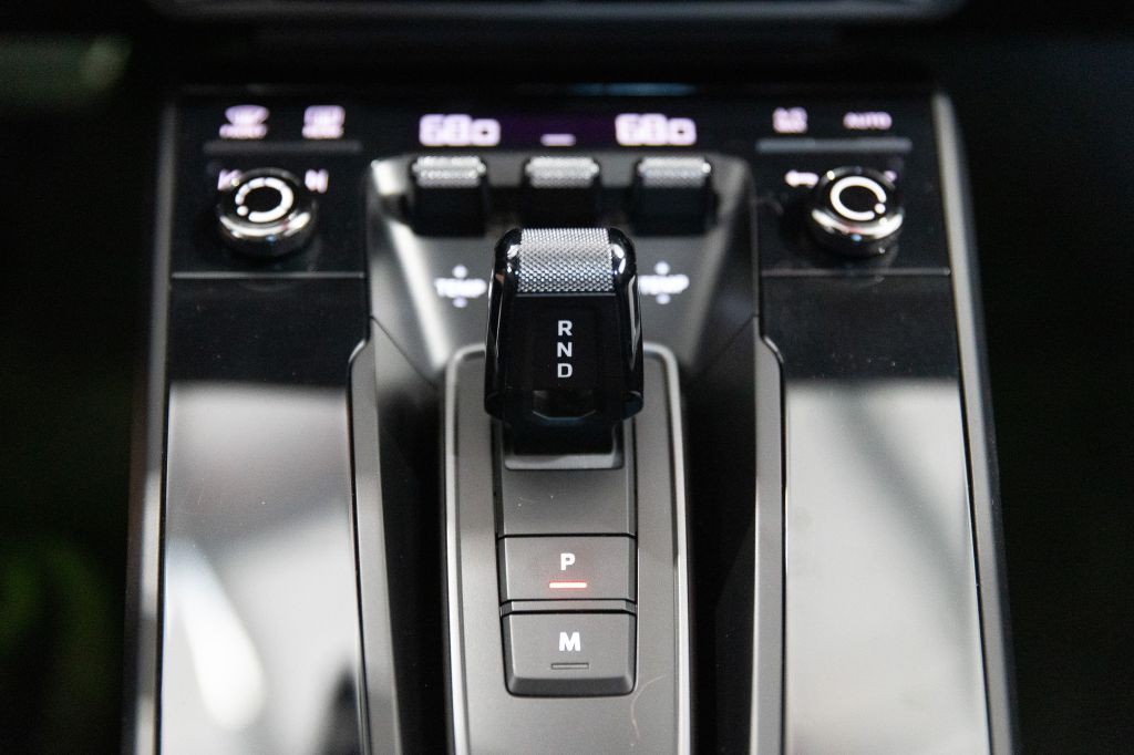2022 Porsche 911 Image 75