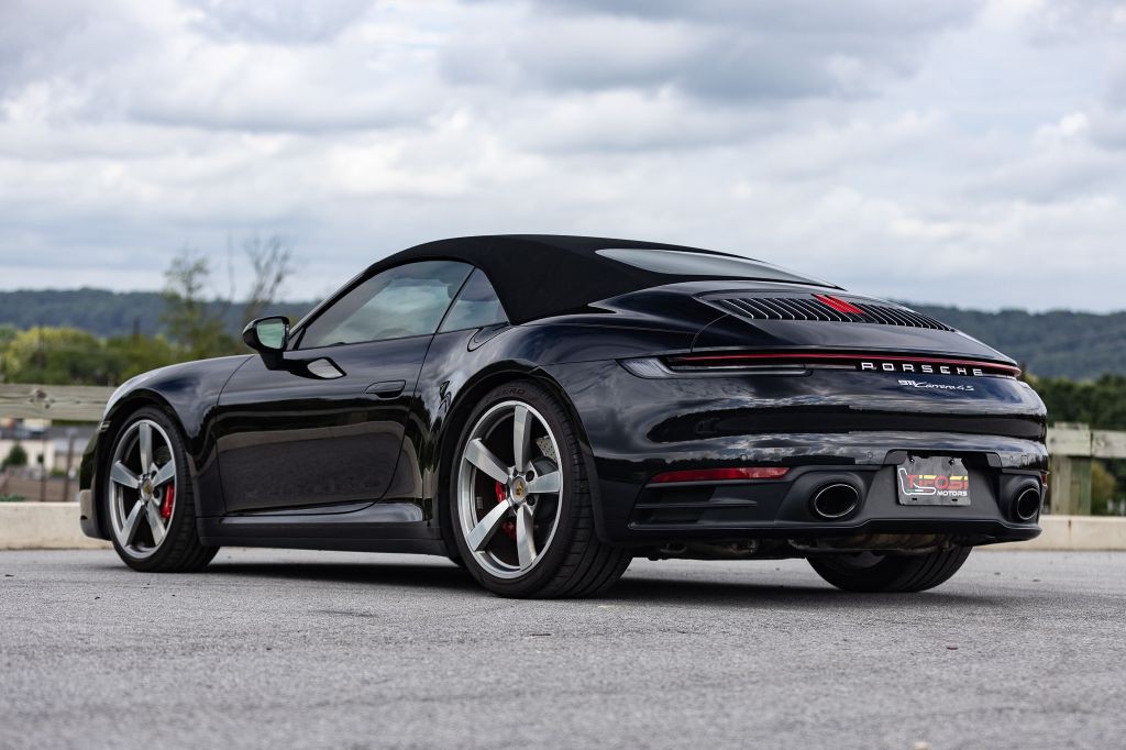 2020 Porsche 911 Image 48