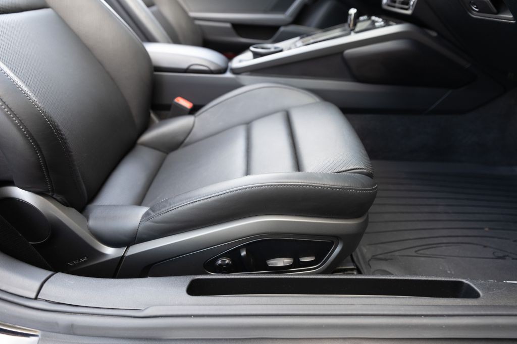 2020 Porsche 911 Image 90