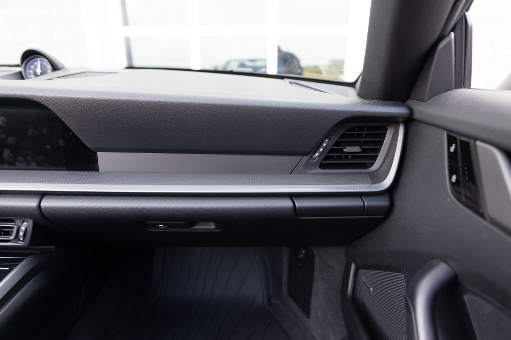 2020 Porsche 911 Image 94