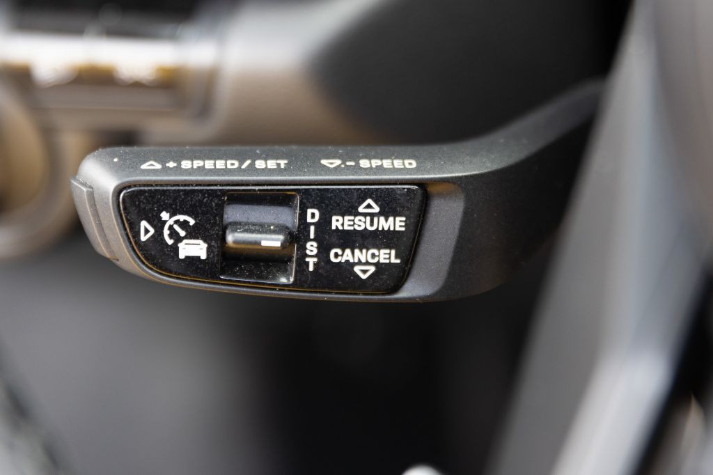 2020 Porsche 911 Image 100