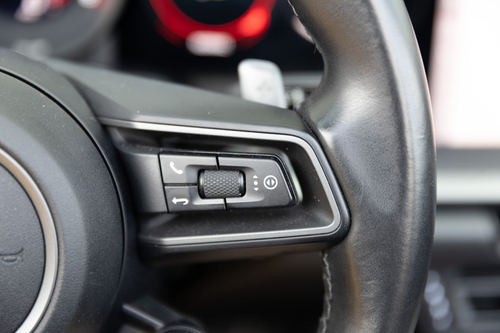 2020 Porsche 911 Image 102