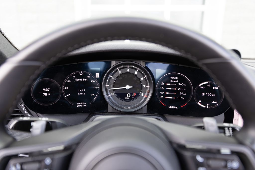 2020 Porsche 911 Image 104