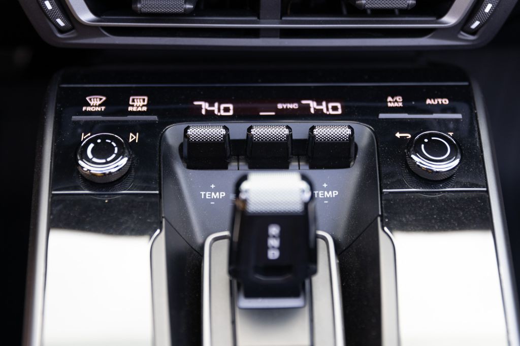 2020 Porsche 911 Image 109