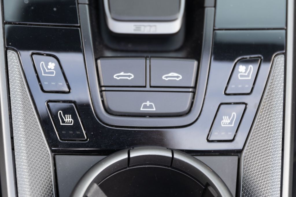 2020 Porsche 911 Image 122