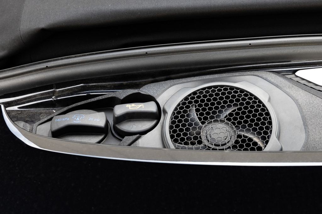 2020 Porsche 911 Image 125