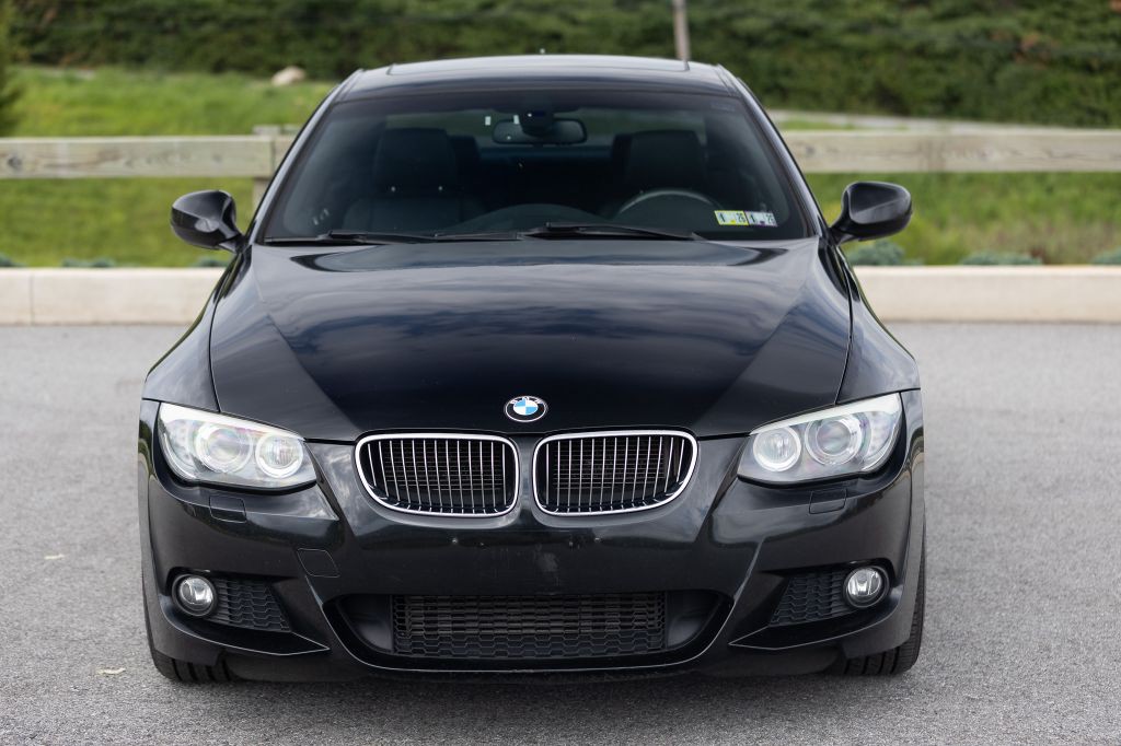 2013 BMW 3 Series Image 2