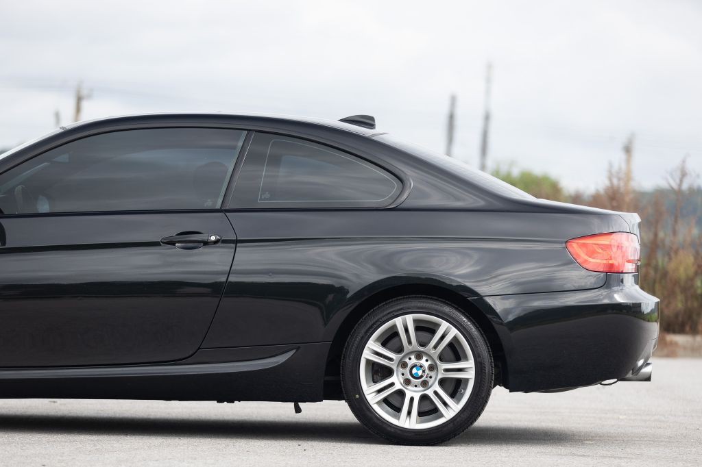 2013 BMW 3 Series Image 11