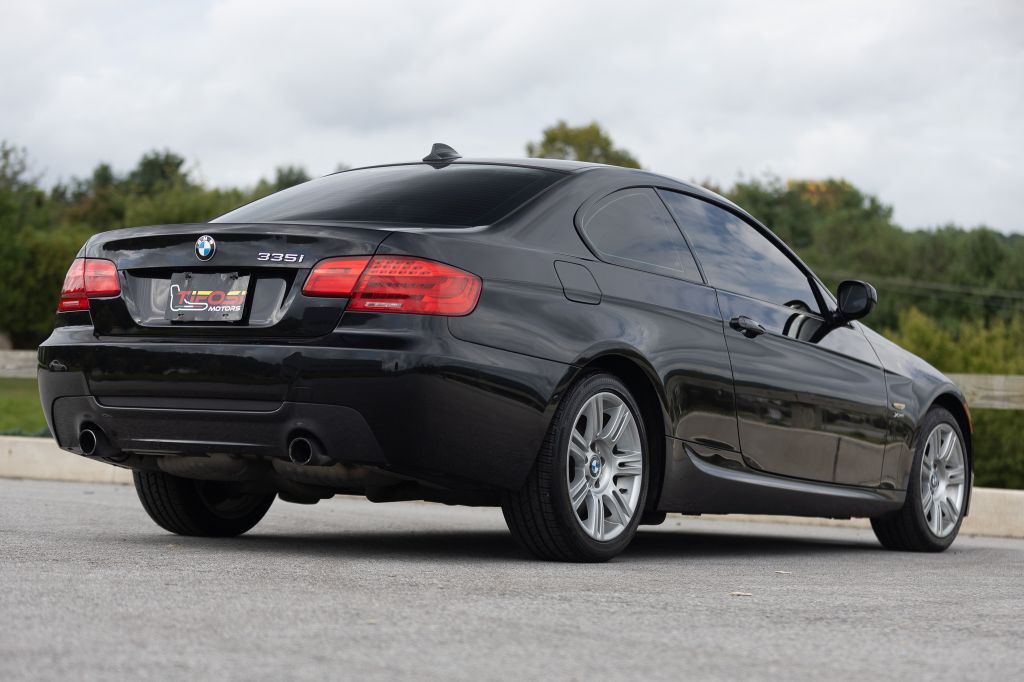 2013 BMW 3 Series Image 21