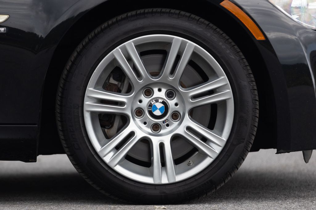 2013 BMW 3 Series Image 38