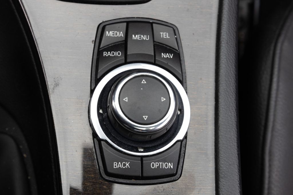 2013 BMW 3 Series Image 71