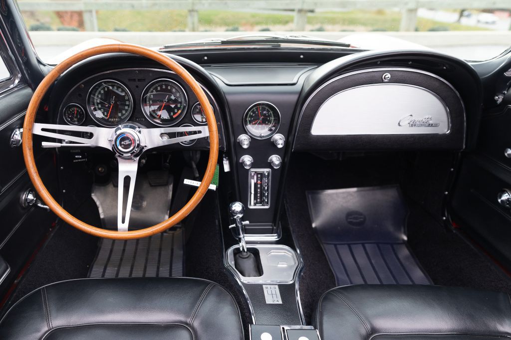 1965 Chevrolet Corvette Image 2