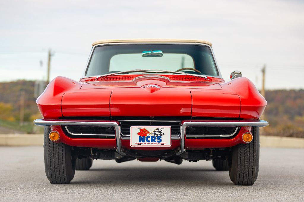 1965 Chevrolet Corvette Image 13