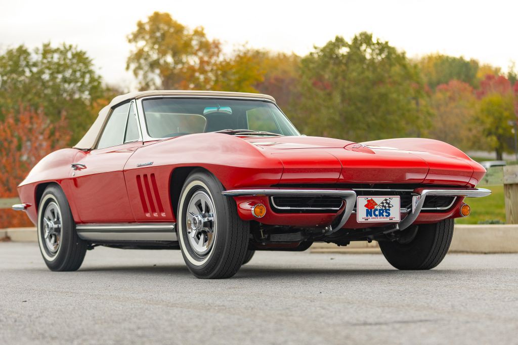 1965 Chevrolet Corvette Image 14
