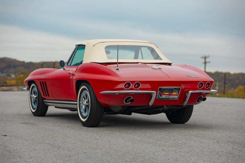 1965 Chevrolet Corvette Image 16