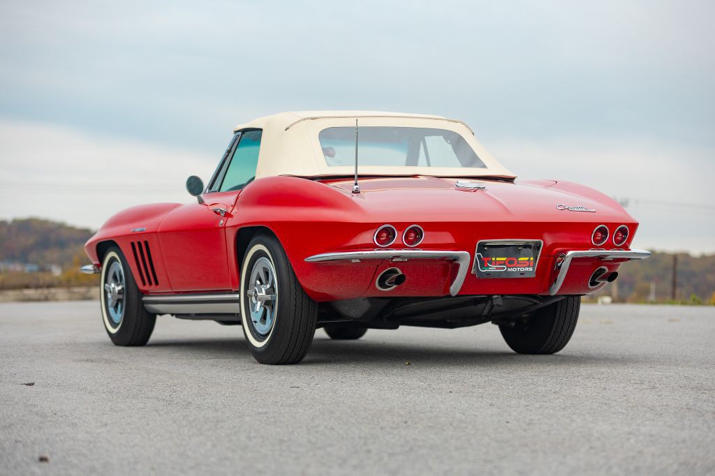 1965 Chevrolet Corvette Image 17