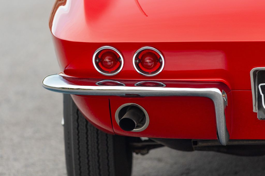 1965 Chevrolet Corvette Image 20