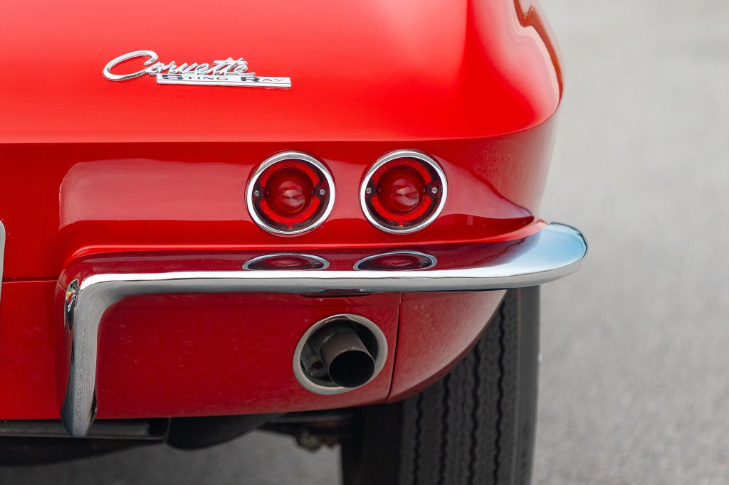 1965 Chevrolet Corvette Image 21