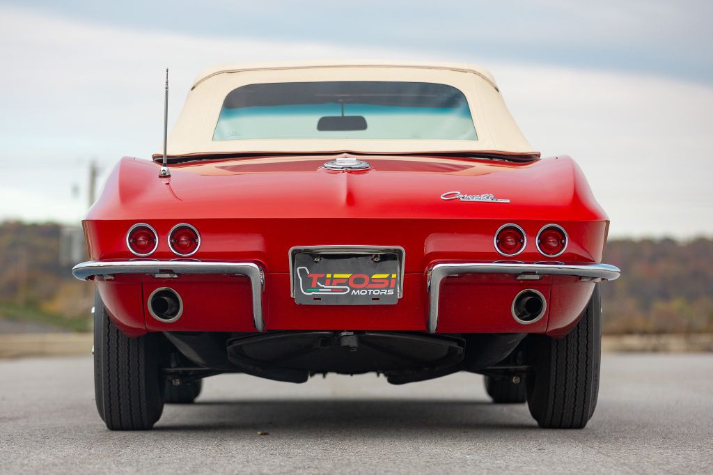 1965 Chevrolet Corvette Image 23