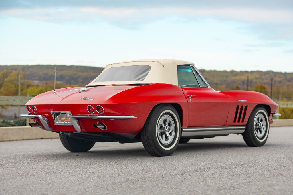 1965 Chevrolet Corvette Image 25