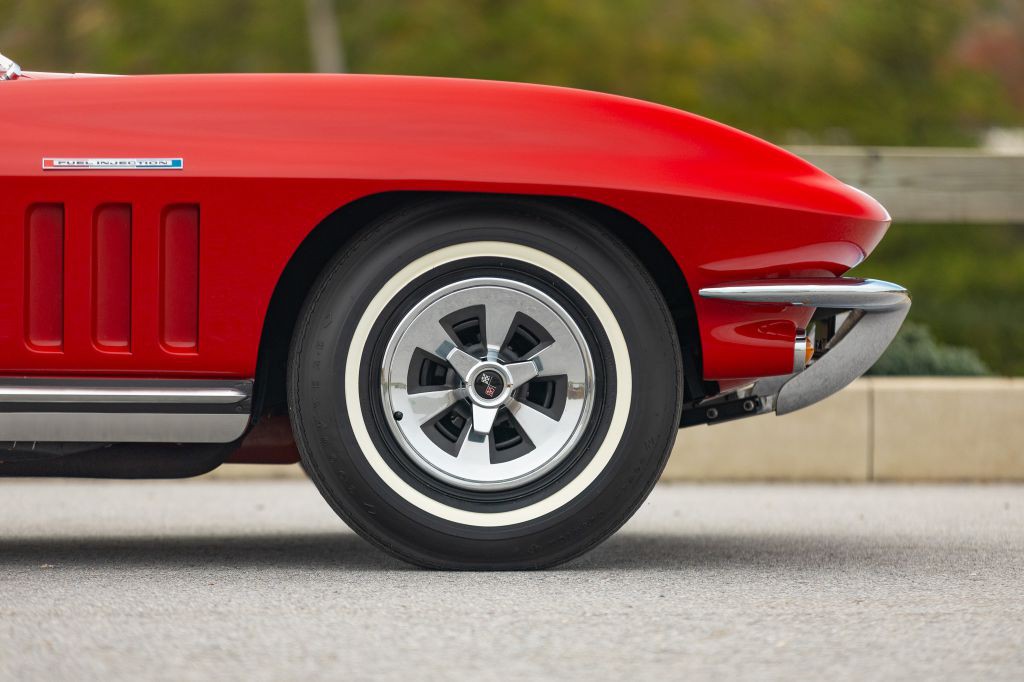 1965 Chevrolet Corvette Image 33