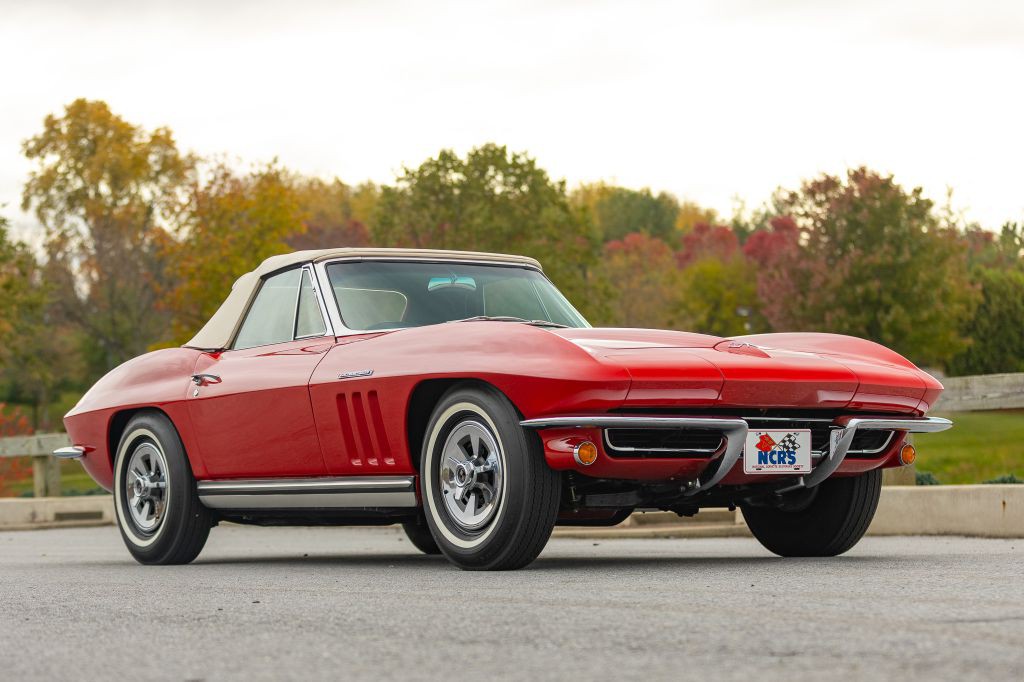 1965 Chevrolet Corvette Image 35