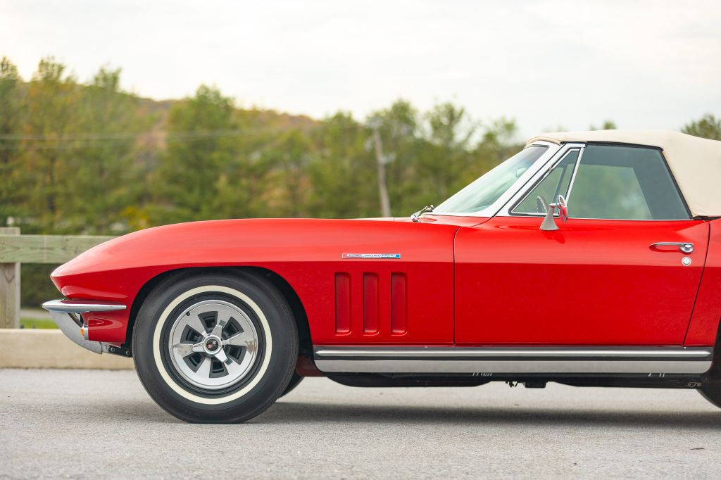 1965 Chevrolet Corvette Image 62