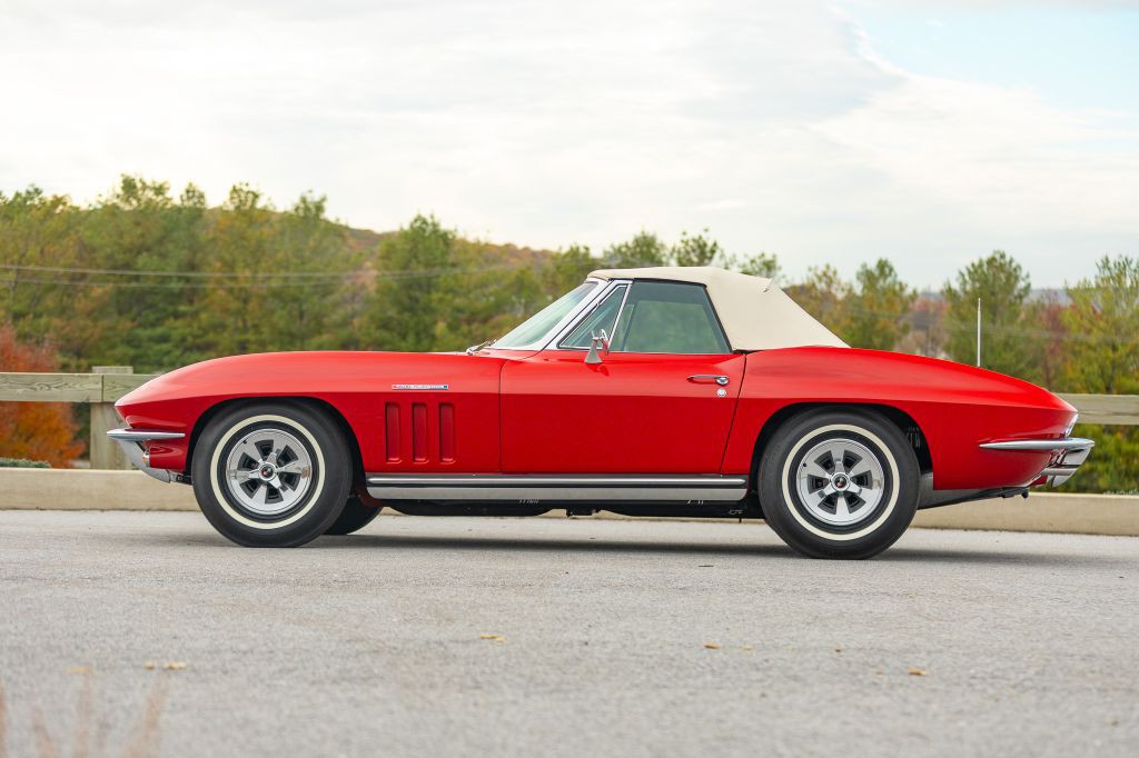 1965 Chevrolet Corvette Image 64