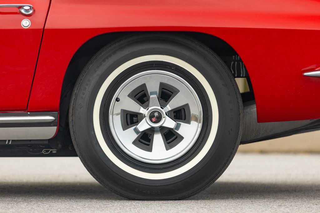 1965 Chevrolet Corvette Image 66