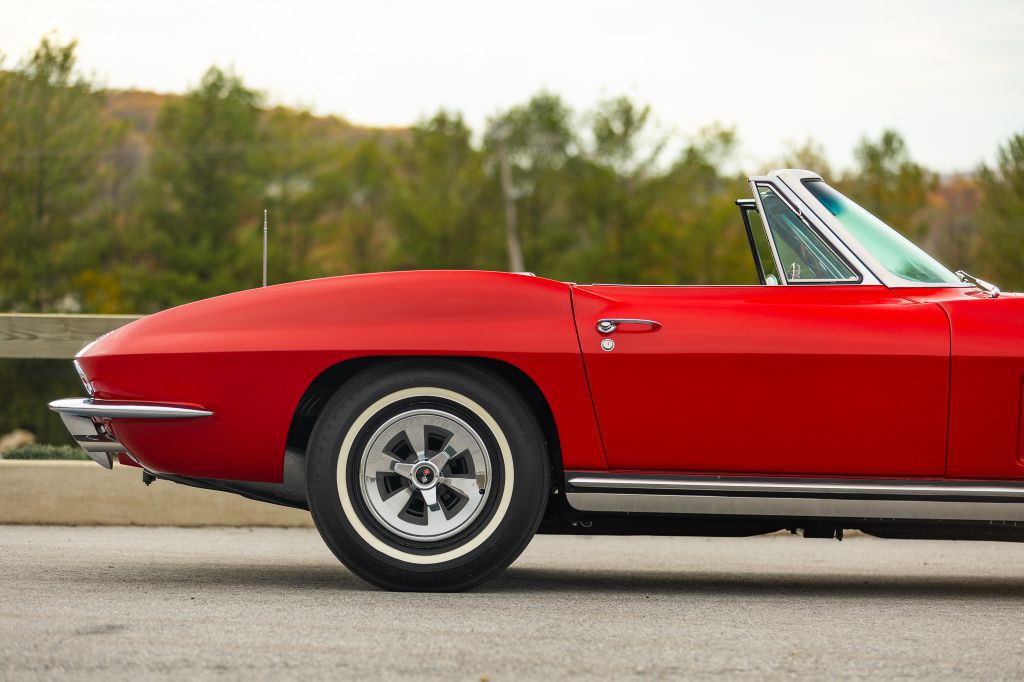 1965 Chevrolet Corvette Image 92