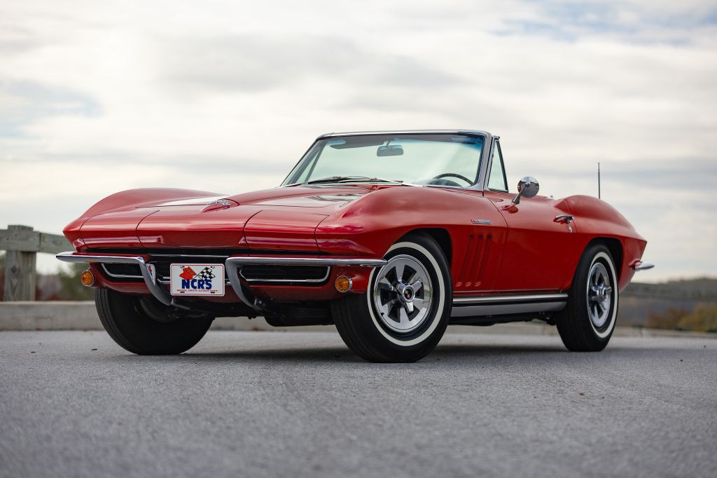 1965 Chevrolet Corvette Image 100