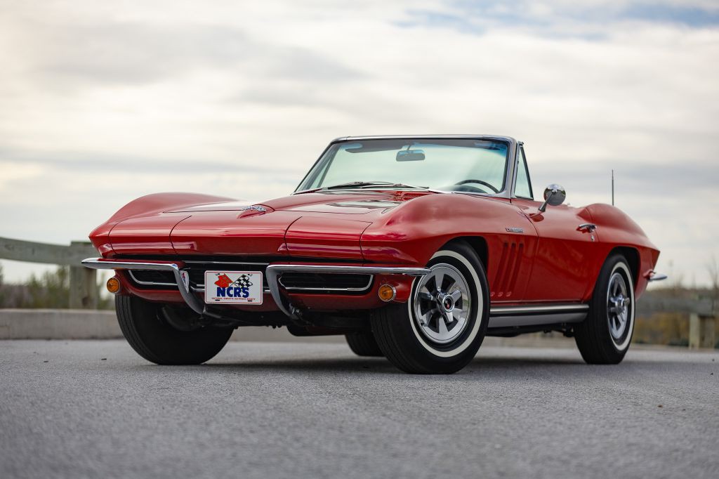 1965 Chevrolet Corvette Image 101