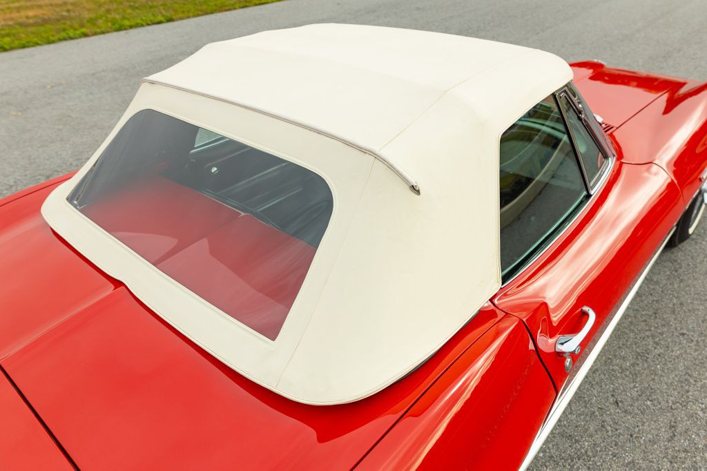 1965 Chevrolet Corvette Image 104