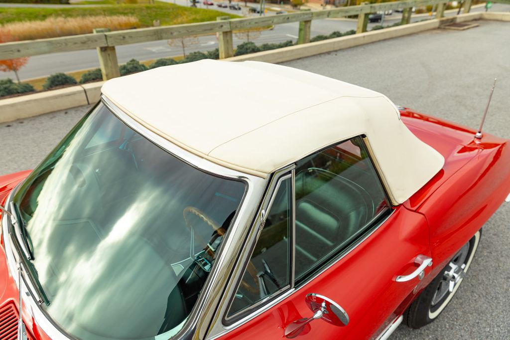 1965 Chevrolet Corvette Image 106