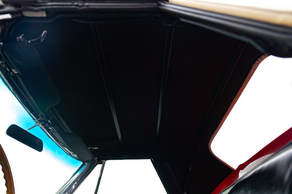 1965 Chevrolet Corvette Image 109