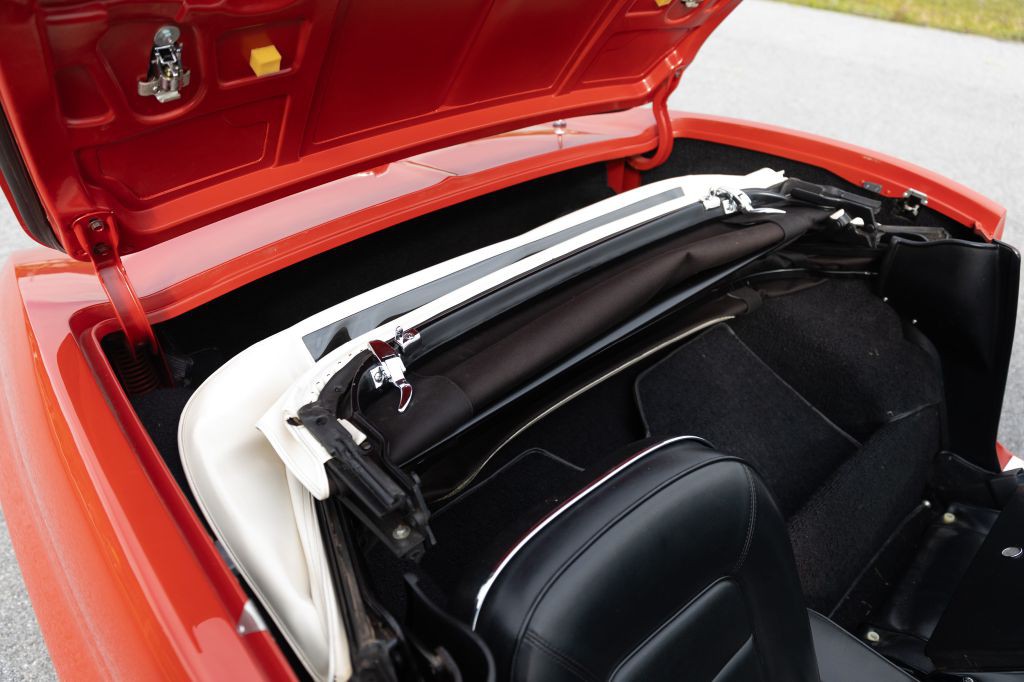 1965 Chevrolet Corvette Image 113