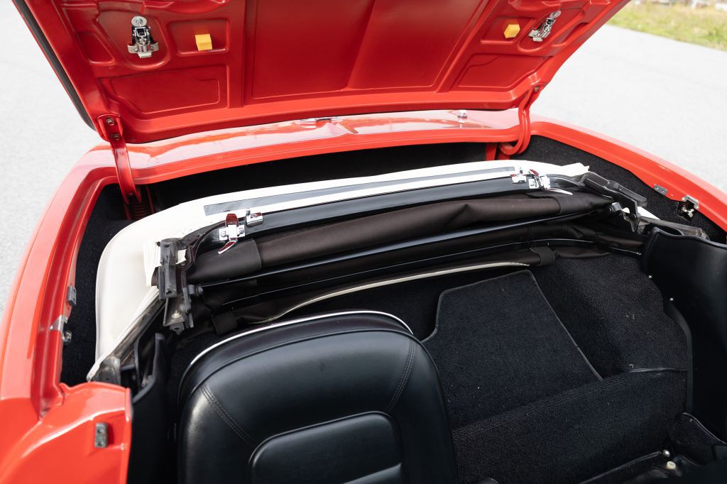 1965 Chevrolet Corvette Image 114