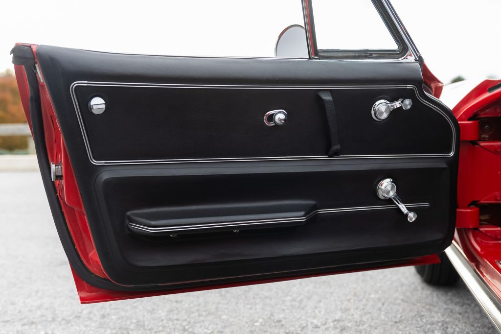1965 Chevrolet Corvette Image 116