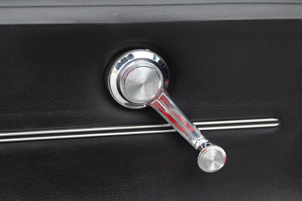 1965 Chevrolet Corvette Image 120